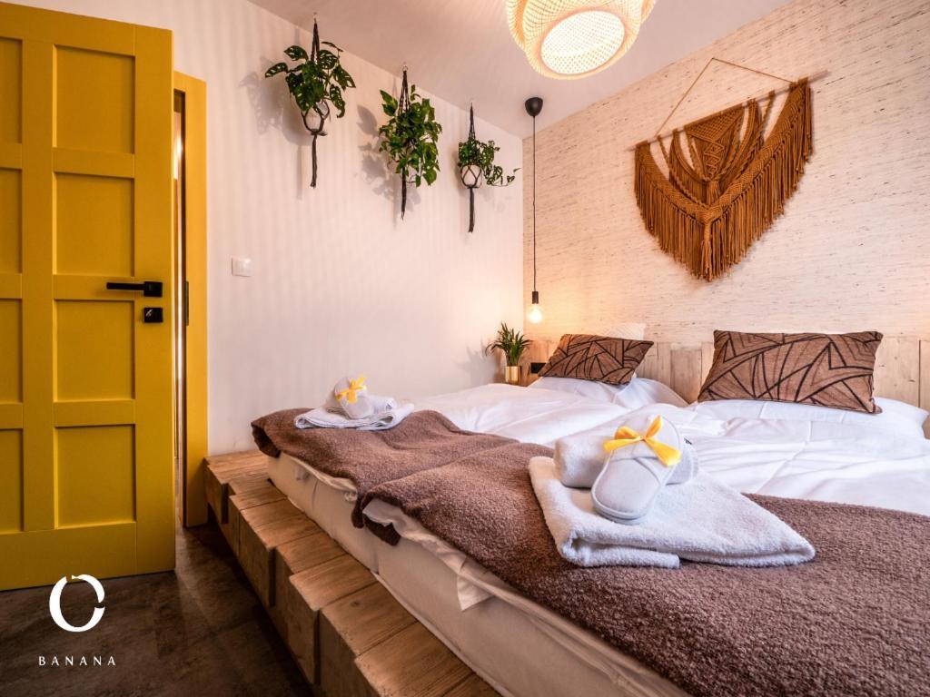 Jumbo Apartment *